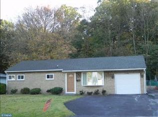 220 Stanwood Rd, Fairless Hills, PA 19030
