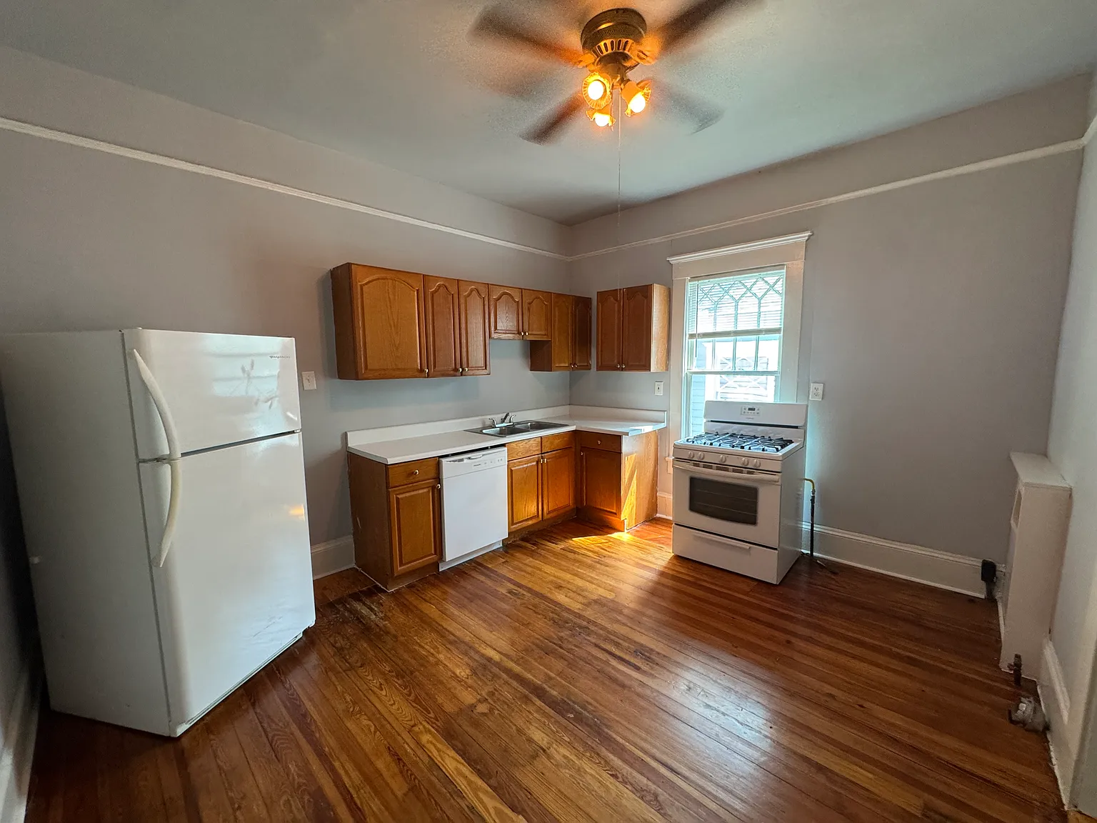 Studio, $1,350 — Photo 4