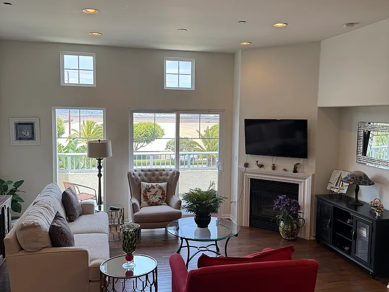 4286 Tradewinds Dr — Photo 3