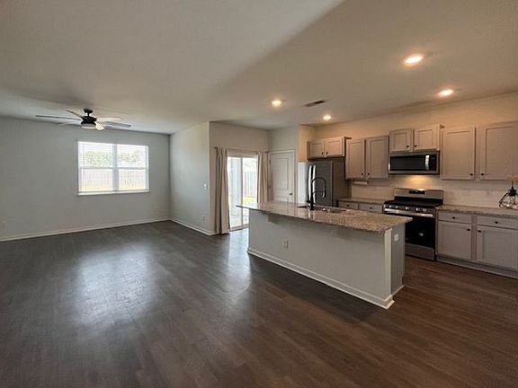 5th image of 150 Tributary Cir