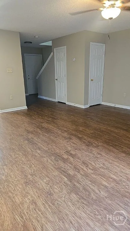 2 bed, 1.5 bath, 1240 sqft, $1,500 — Photo 4