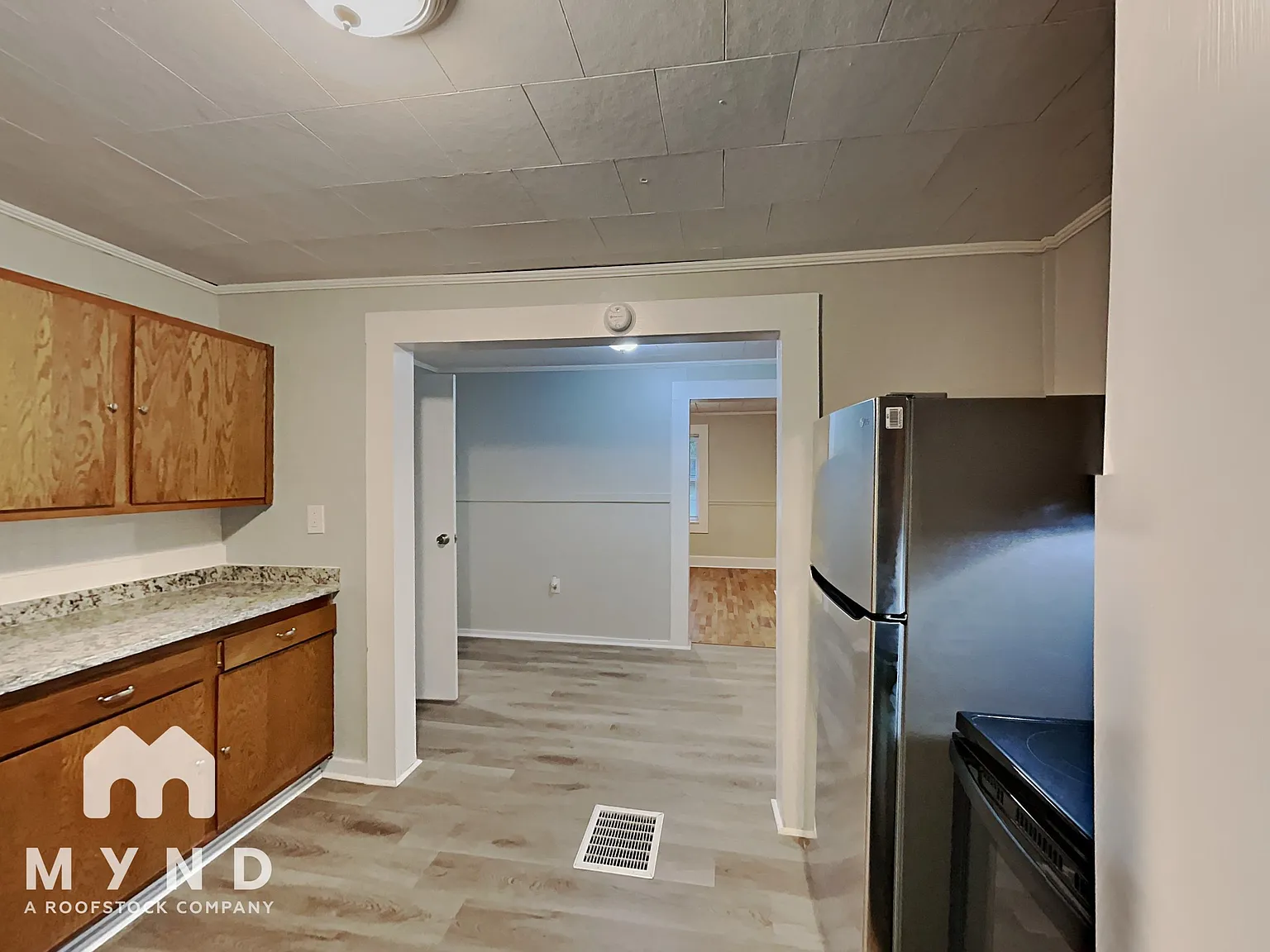 3 bed, 1.0 bath, 1624 sqft, $1,255 — Photo 4