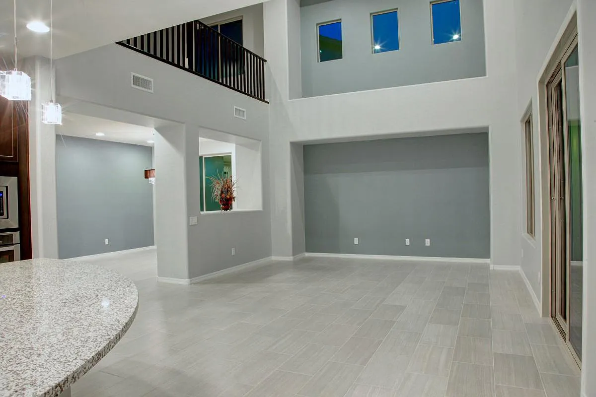 4 bed, 2.5 bath, 3057 sqft, $4,295 — Photo 3