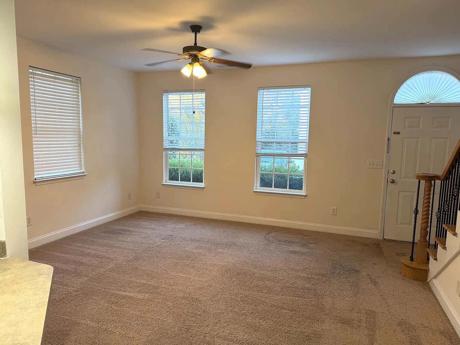 2 bed, 1.5 bath, 1000 sqft, $1,495 — Photo 2