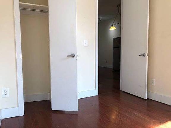 3rd image of 702 De Kalb Ave #2