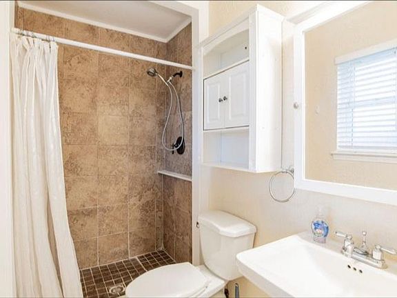 5th image of 145 Greenridge Dr