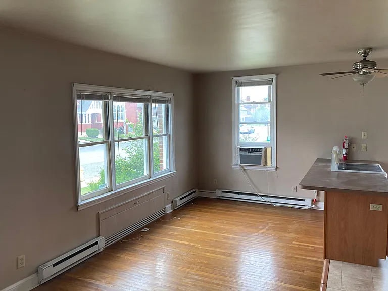 1600 W Market St #1 — Photo 5