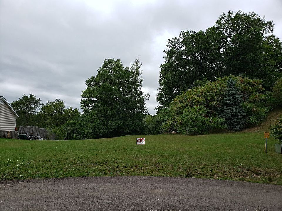 2nd image of Hunters Trail Ct