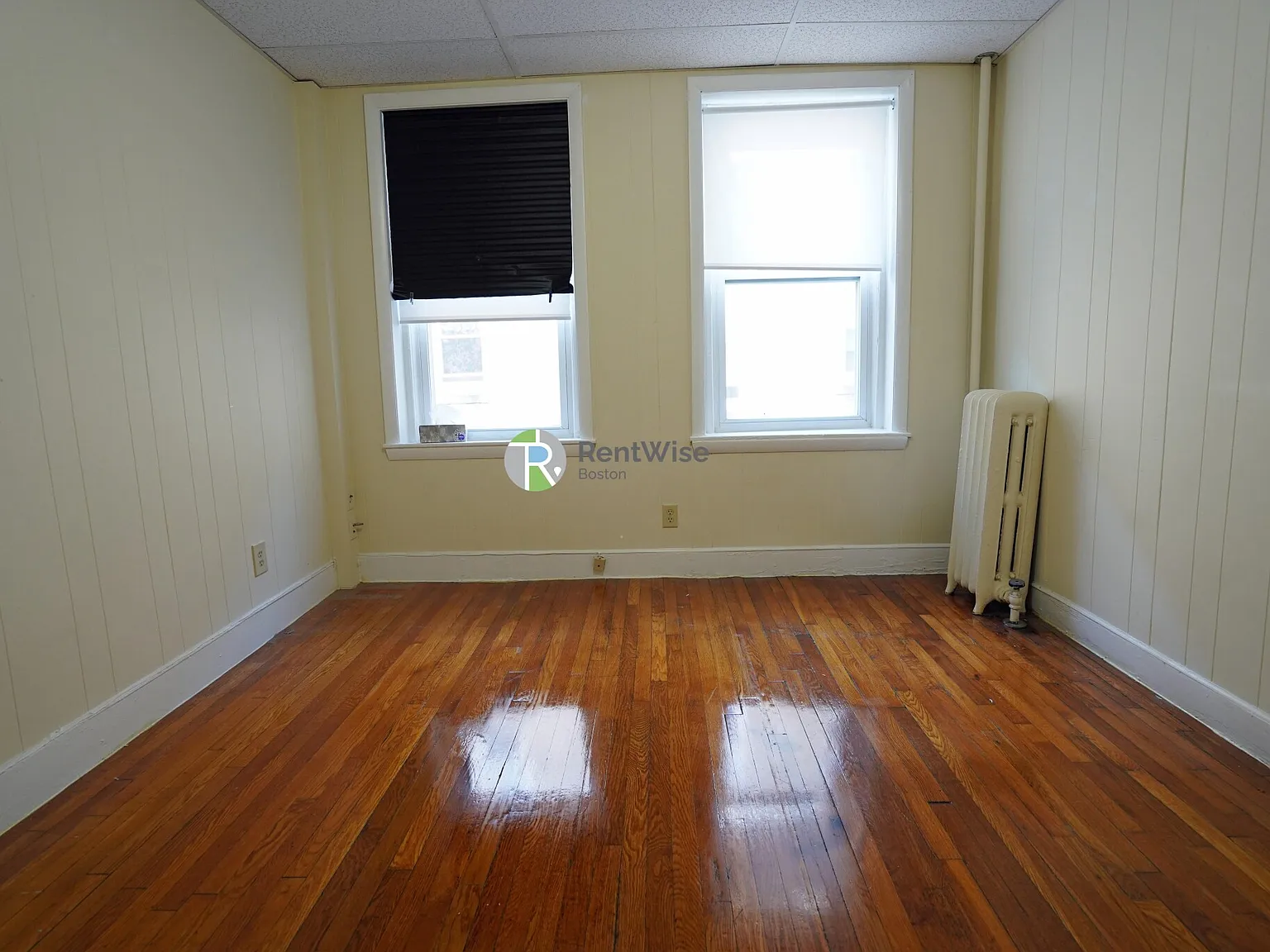 Studio, 325 sqft, $1,995 — Photo 2