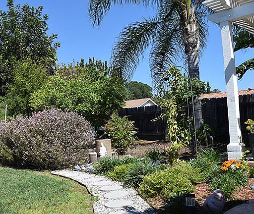 3rd image of 2054 Camino Dr