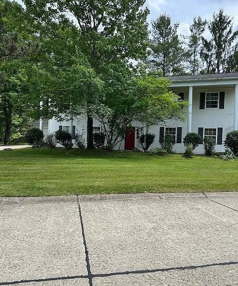 119 Burlington Oval Dr #10 — Photo 1