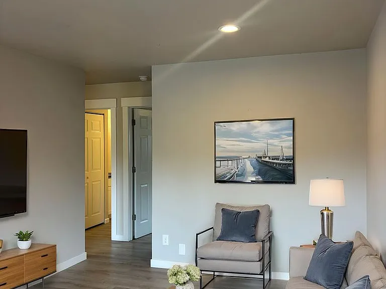Jennifer Ryan Apartments — Photo 7