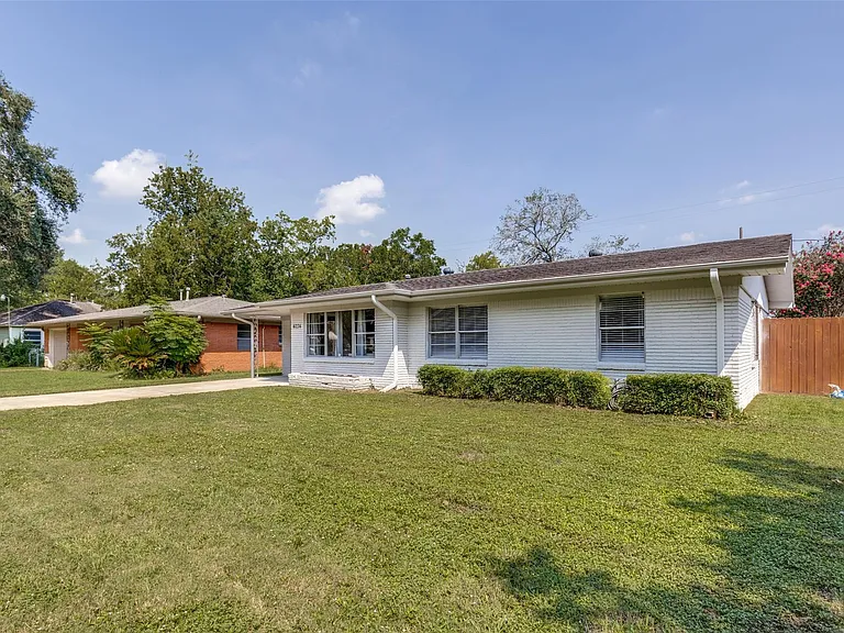 4034 Woodfin St — Photo 3