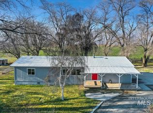 10031 E Gopher Knoll Rd, King Hill, ID 83633