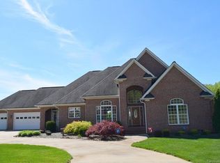 2828 Levinfield Ln, Lincolnton, NC 28092