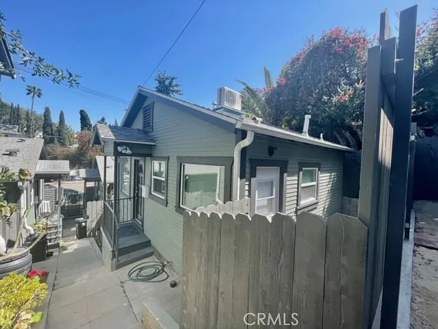 2127 Glendale Blvd — Photo 13