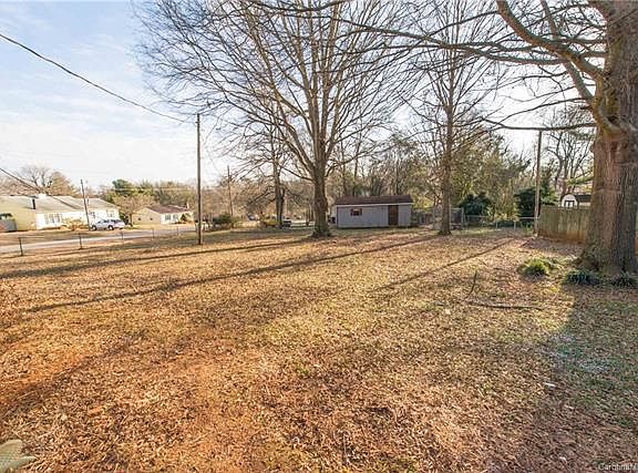 3rd image of 169 Danbury Ln