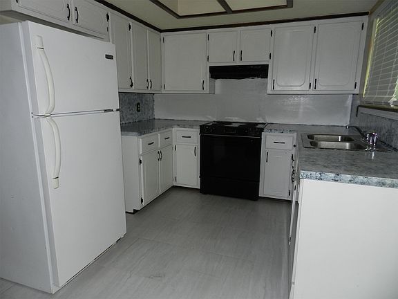 2nd image of 4536 NE Highlander Cir