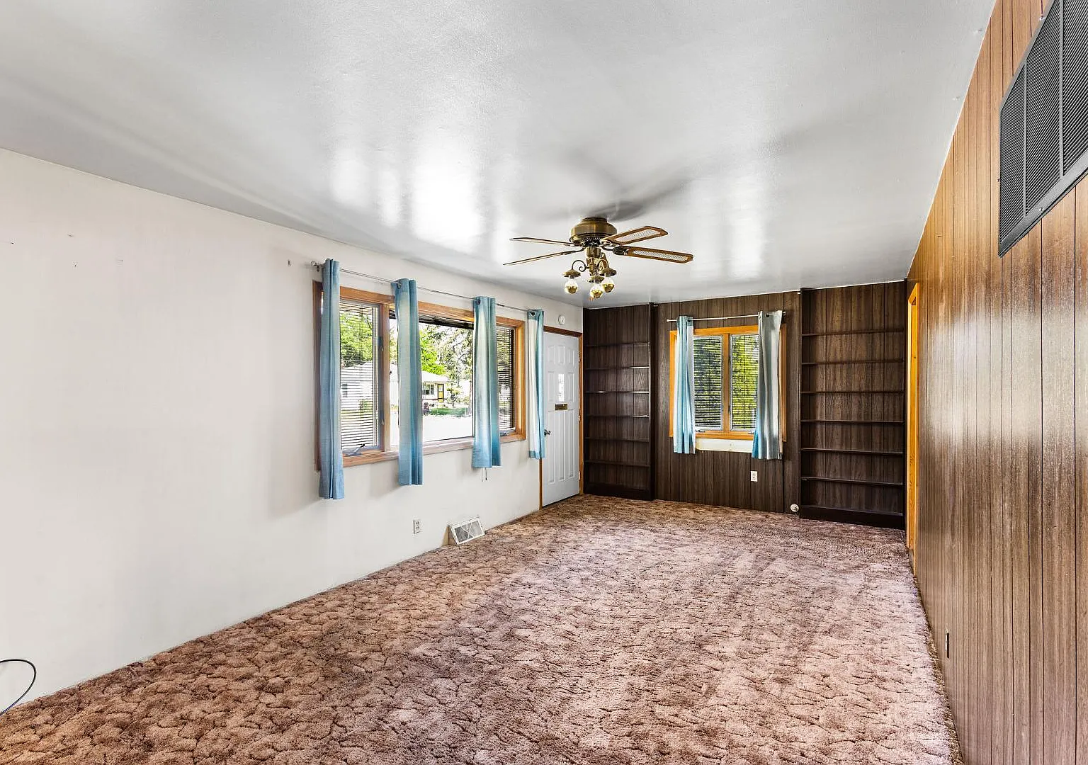 320 Clifford St — Photo 4
