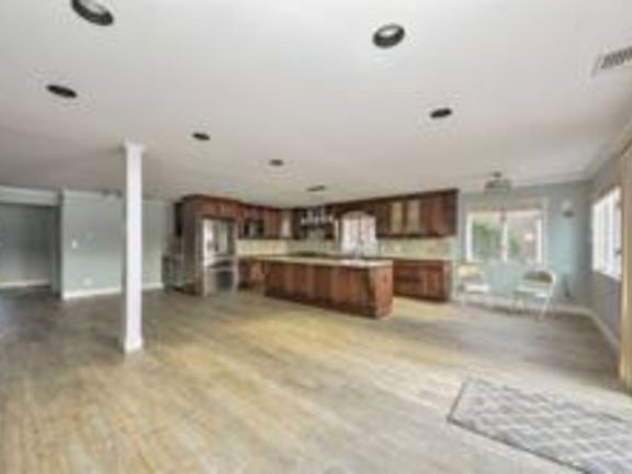 3rd image of 101 W Shore Dr