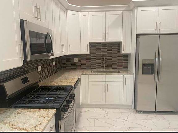5th image of 7413 S Stewart Ave #2