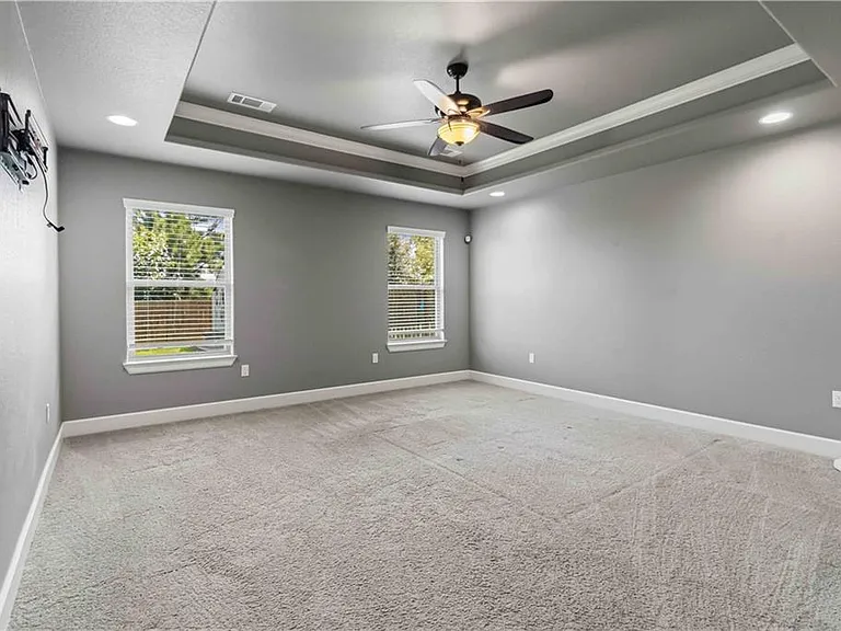1340 Sweetbriar Cir — Photo 14