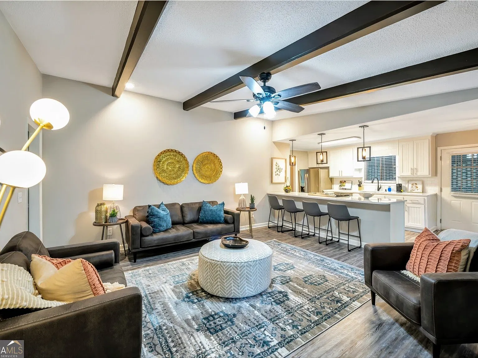 4 bed, 2.0 bath, 100 sqft, $5,600 — Photo 3