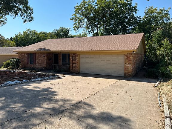 2nd image of 913 Bower Dr