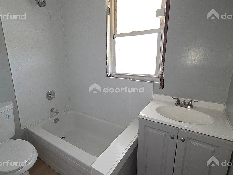 224 Main St #7 — Photo 10