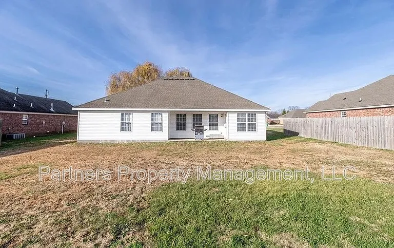 561 Red Bud St — Photo 29