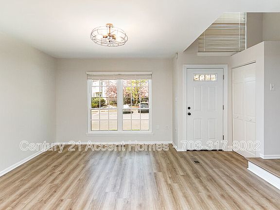 3rd image of 5737 Evergreen Knoll Ct