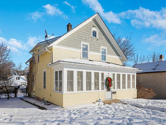 2nd image of 106 Pine St N