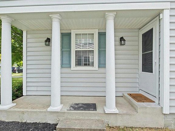 3rd image of 87 Schilling Ln
