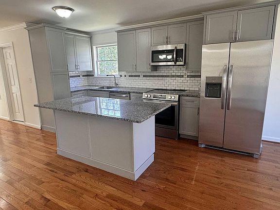 5th image of 1903 Woodsboro Pl