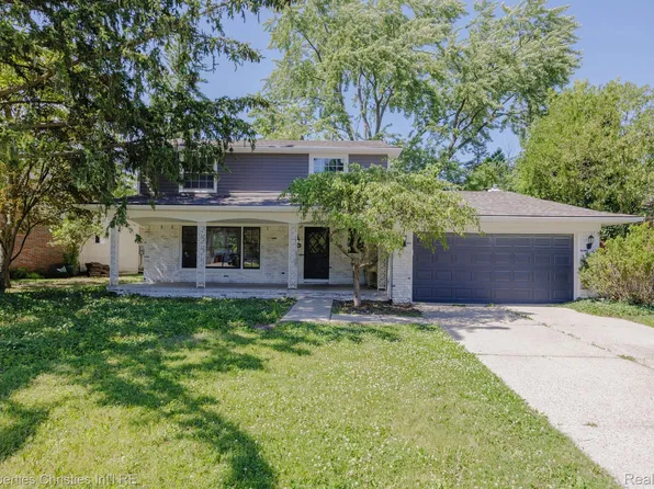 19810 Silver Spring St, Southfield, MI 48076