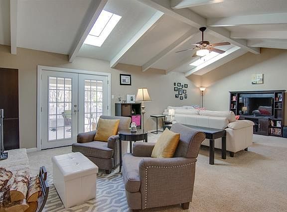 4th image of 511 Westcliff Dr