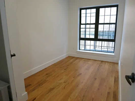 Rented by Rennit Inc. | media 50