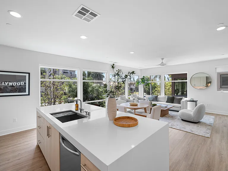 2111 N Cahuenga Blvd #A-1 — Photo 12
