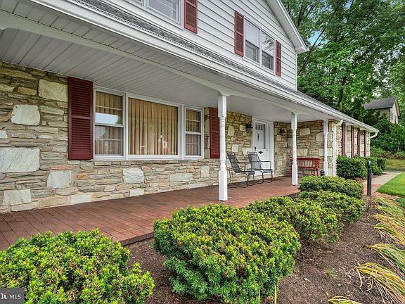 2nd image of 3731 Marquis Ln