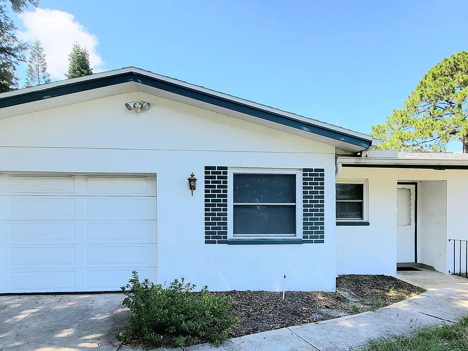 6781 298th Ave N