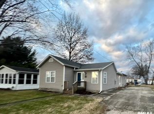 201 E Washington St, Athens, IL 62613