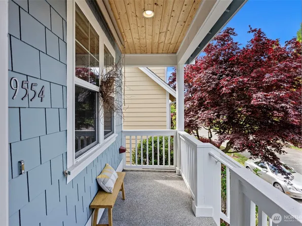 19554 Jensen Way NE, Poulsbo, WA 98370