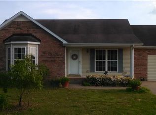 1392 Walker Cemetery Rd, Pleasant View, TN 37146