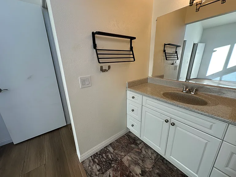 16741 Vanowen St #I — Photo 15