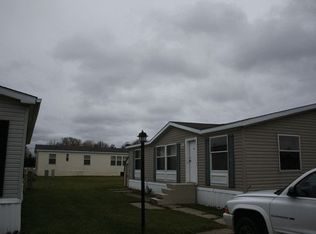 172 Blue Spruce Ln, Flint, MI 48506