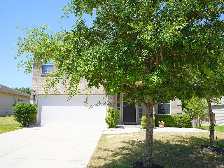 740 Fountain Gate — Photo 2
