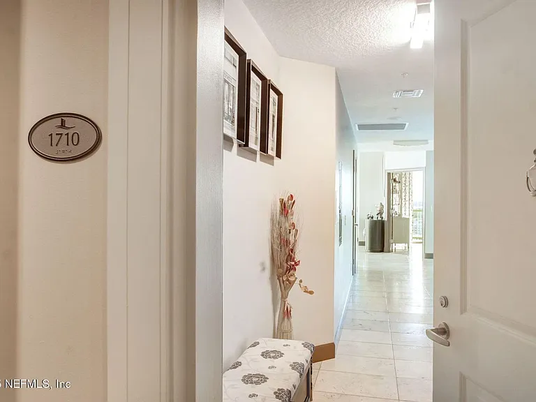 1431 Riverplace Blvd #1710 — Photo 3