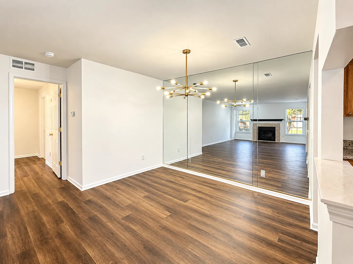 2 bed, 1213 sqft, $1,800 — Photo 4