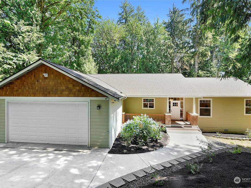 1st image of 6073 NE Dawn Breaker Drive