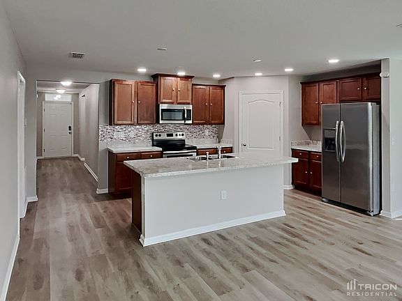 5th image of 6836 Hanford St